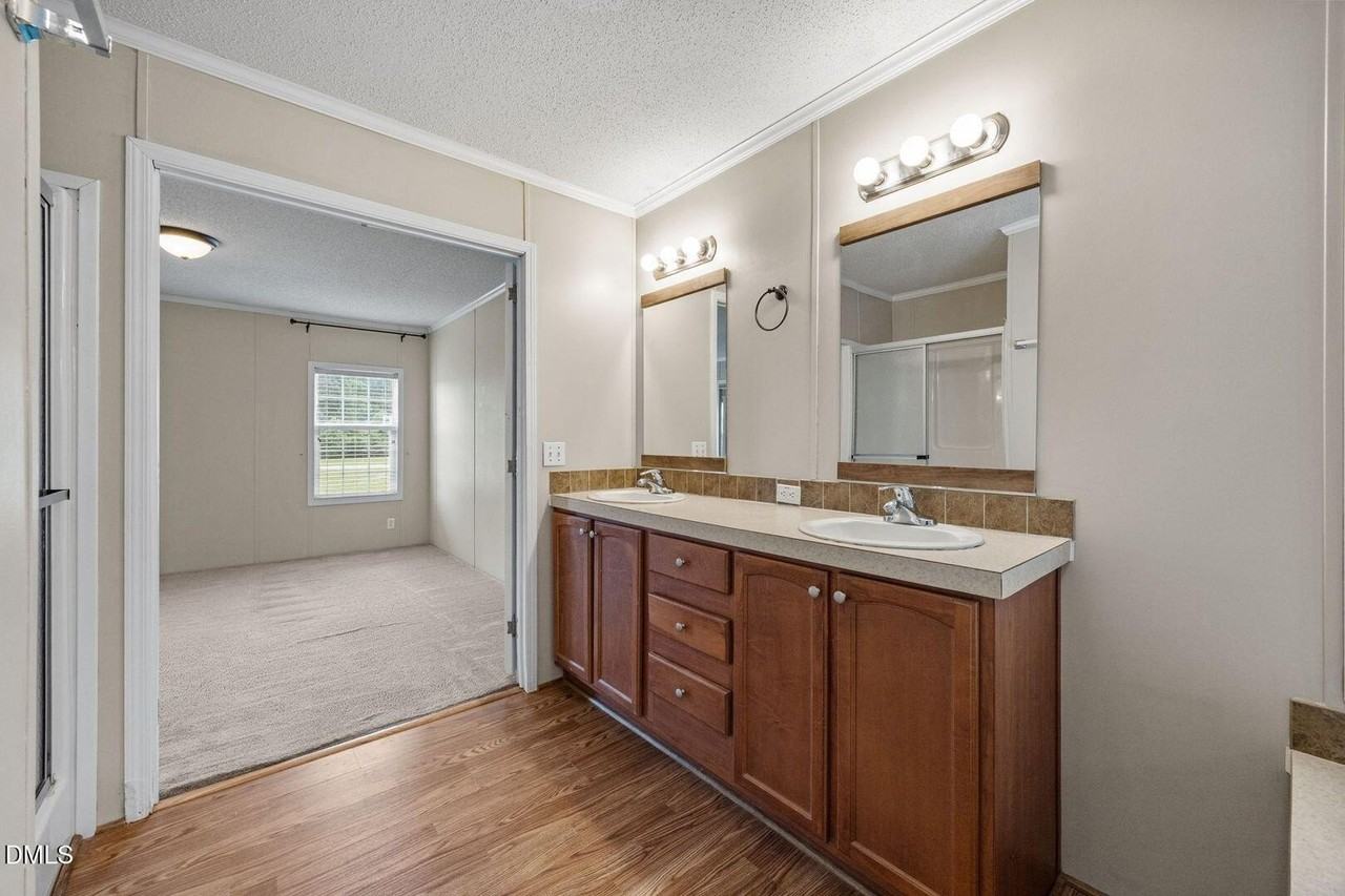 8540 Godwin Falcon Rd - Photo 6 of 48