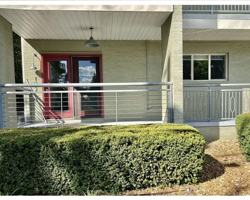 featured image of 1045 E 10th St