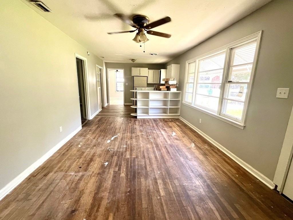 722 Vallotton Dr - Photo 3 of 11