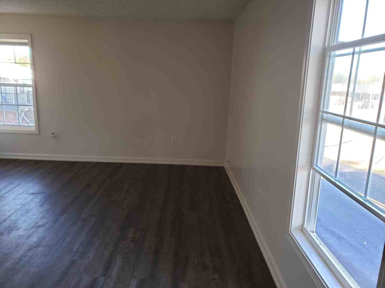 116 Sequoia Dr #8 - Photo 2 of 4