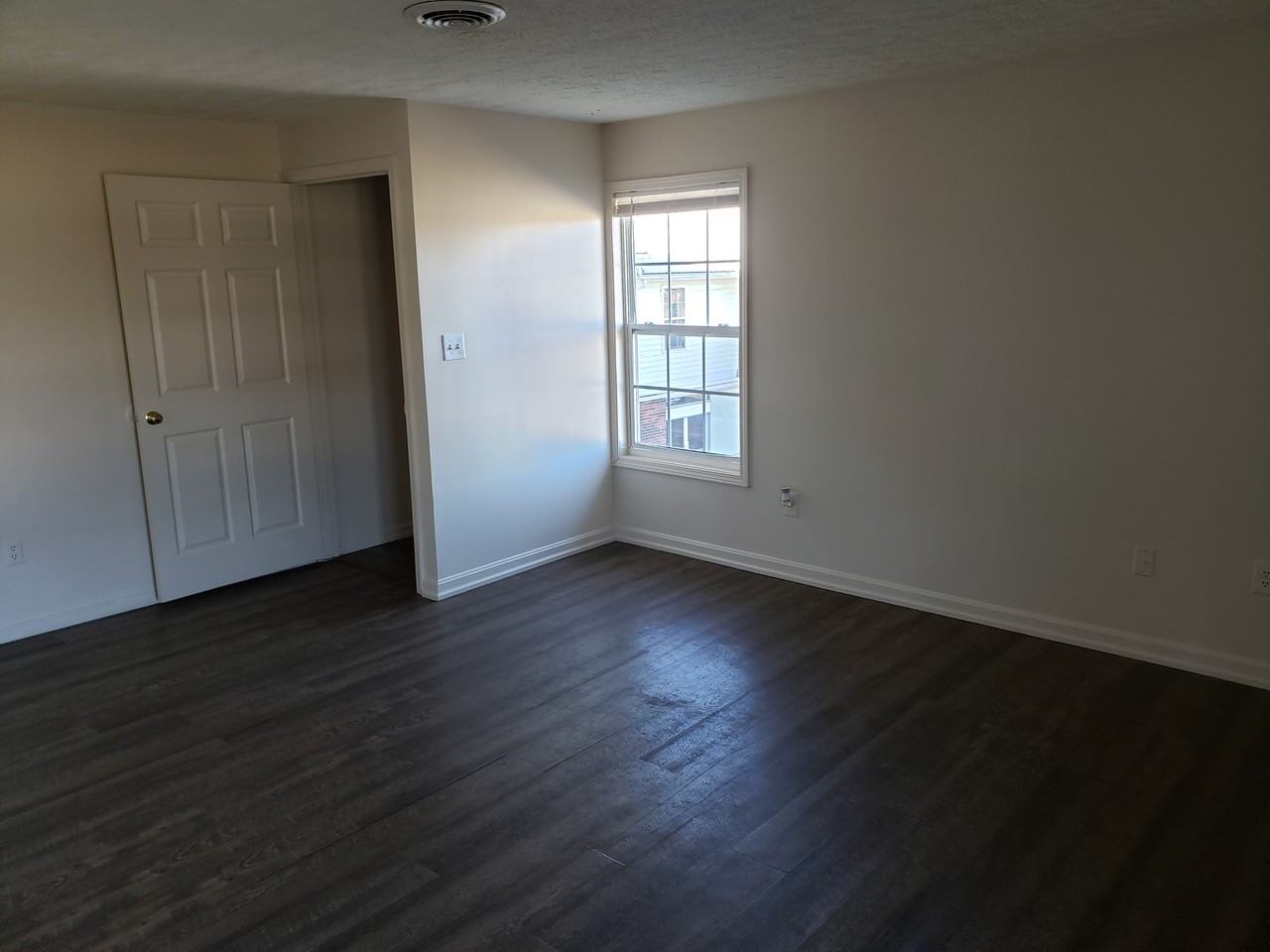 116 Sequoia Dr #8 - Photo 4 of 4