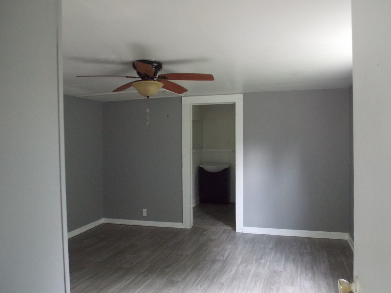 1114 Ellis Rd - Photo 4 of 6