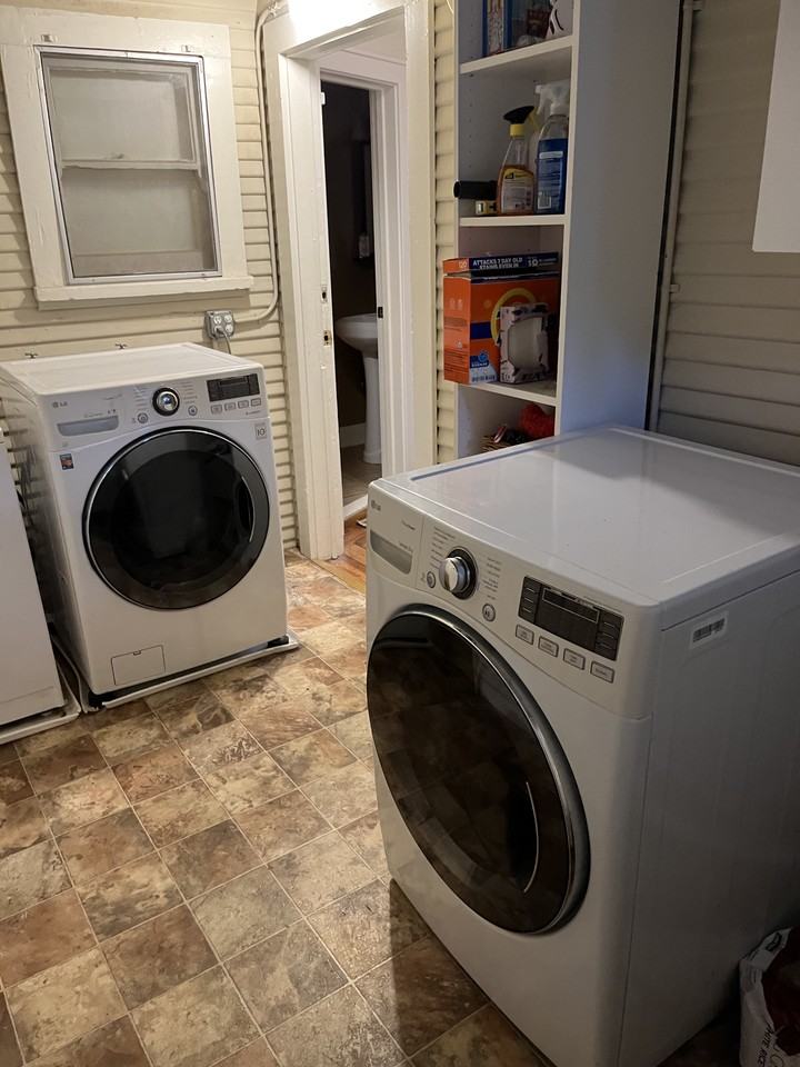 3257 W St - Photo 3 of 10