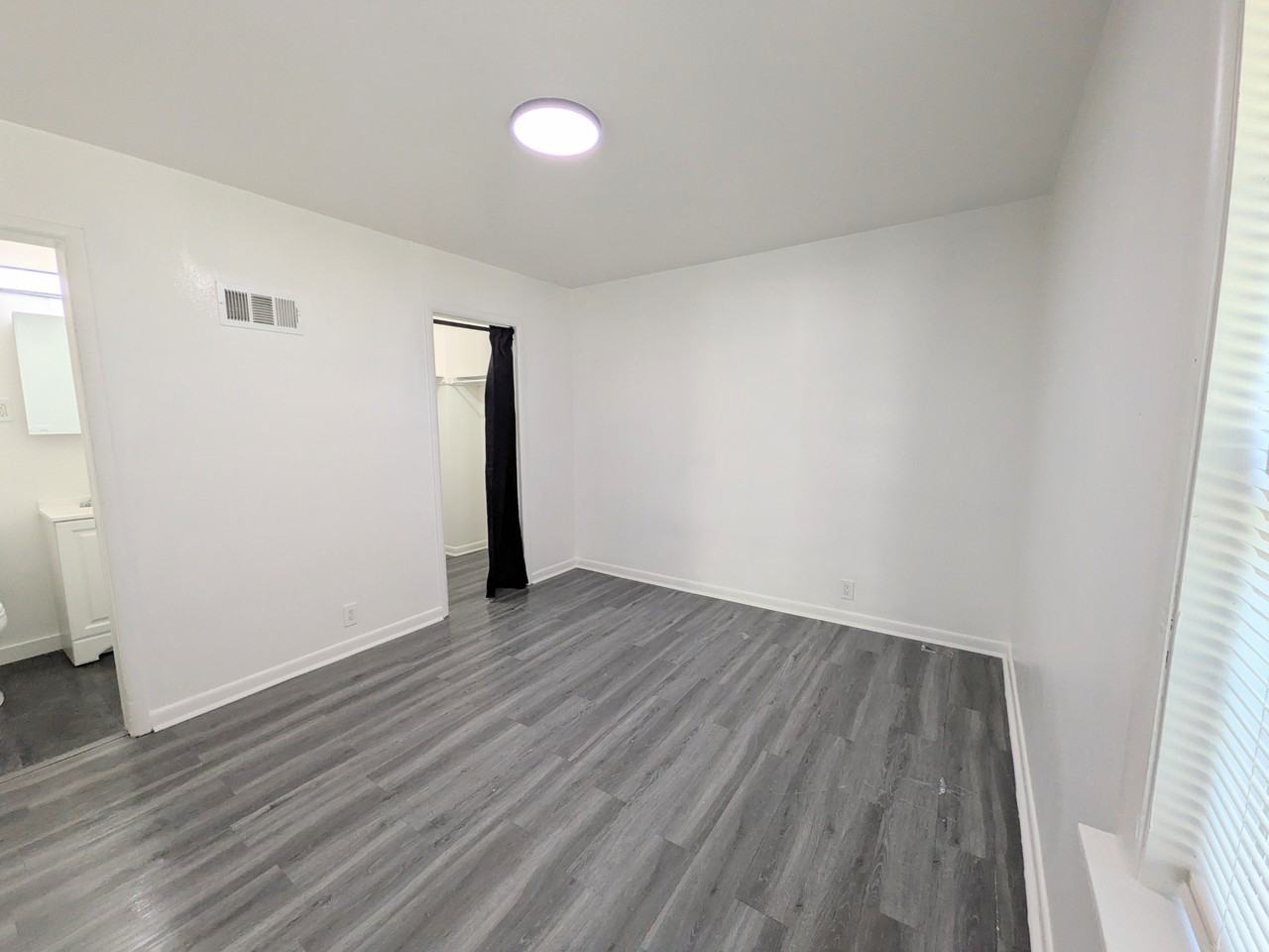 1001 Garfield Ave #1 - Photo 6 of 7