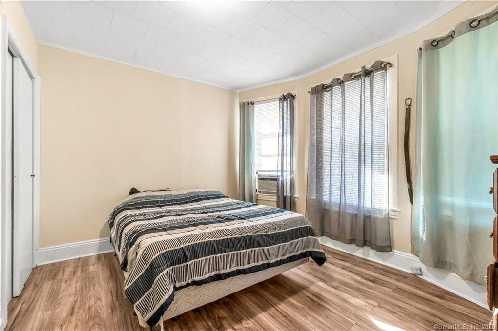 43 45 Jackson Ave, #1 - Photo 5 of 6