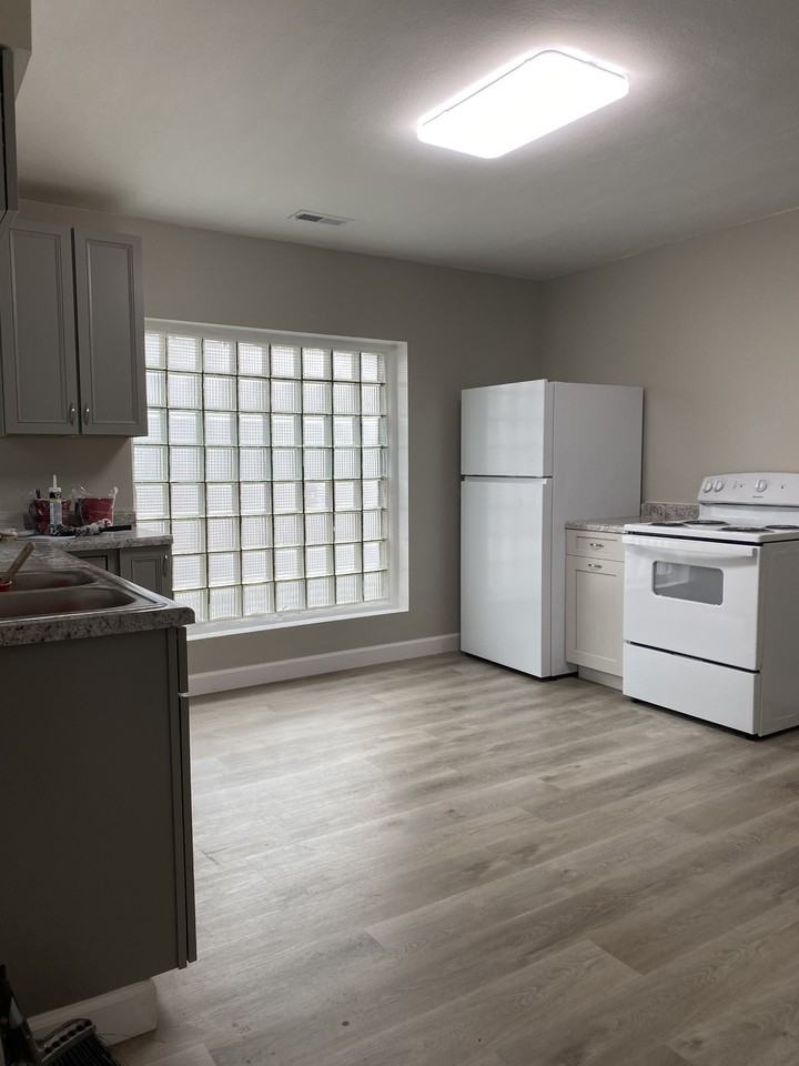 305 N State St #305-1-2 - Photo 5 of 7