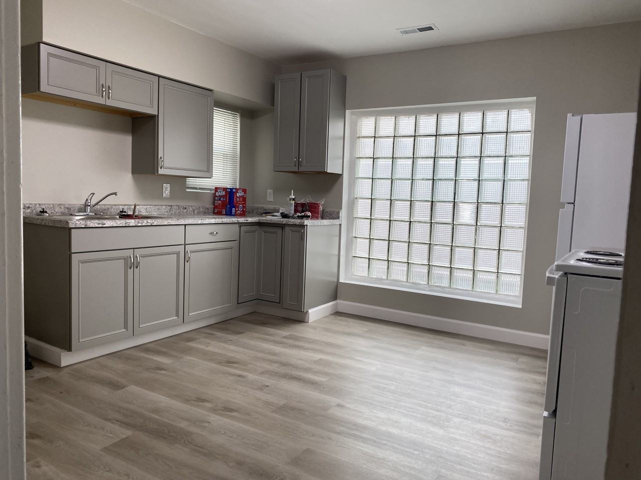 305 N State St #305-1-2 - Photo 6 of 7