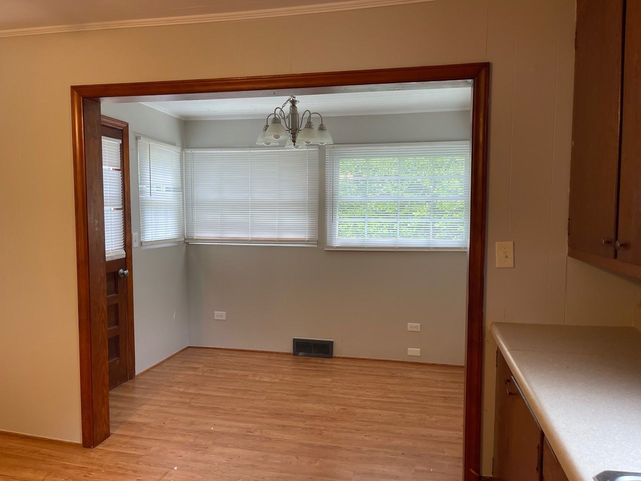 855 Bethania St - Photo 2 of 11