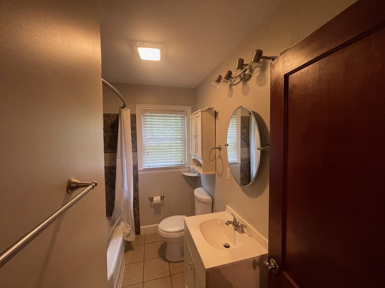 855 Bethania St - Photo 4 of 11