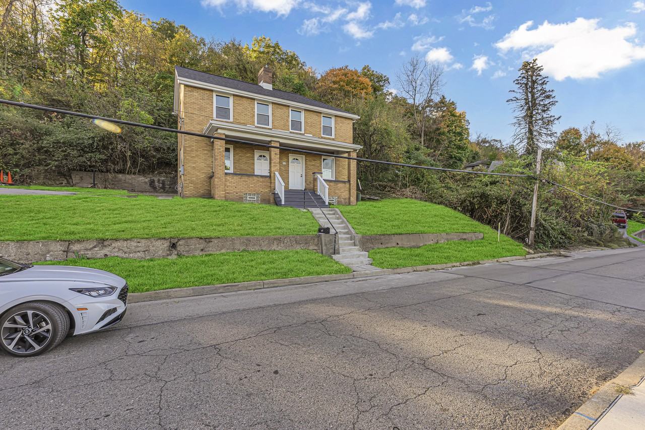 77 Beaver St - Photo 2 of 14
