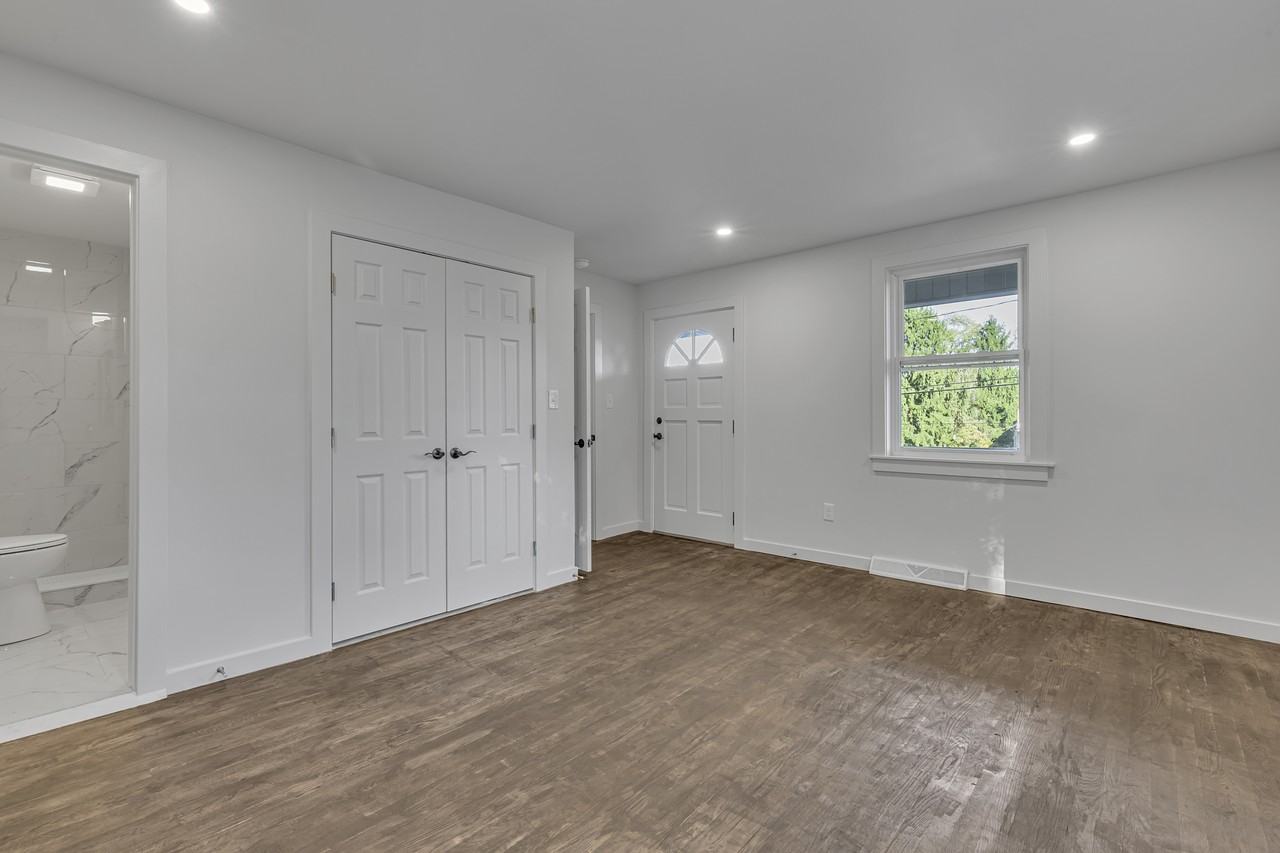 77 Beaver St - Photo 4 of 14