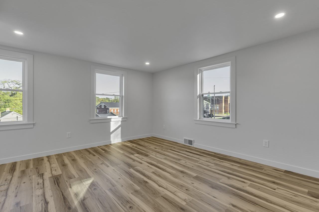 77 Beaver St - Photo 6 of 14