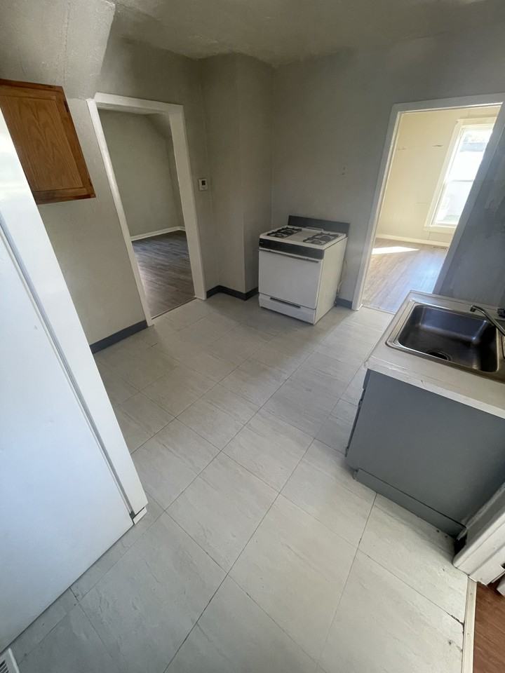 351 Leader St #351-2 - Photo 3 of 8