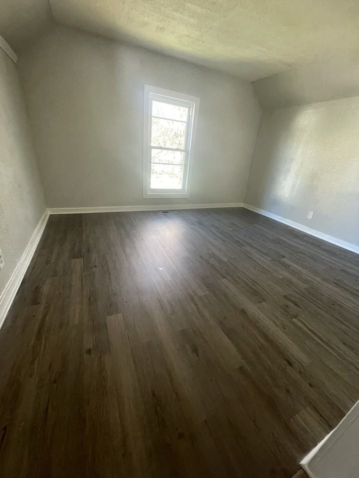 351 Leader St #351-2 - Photo 5 of 8