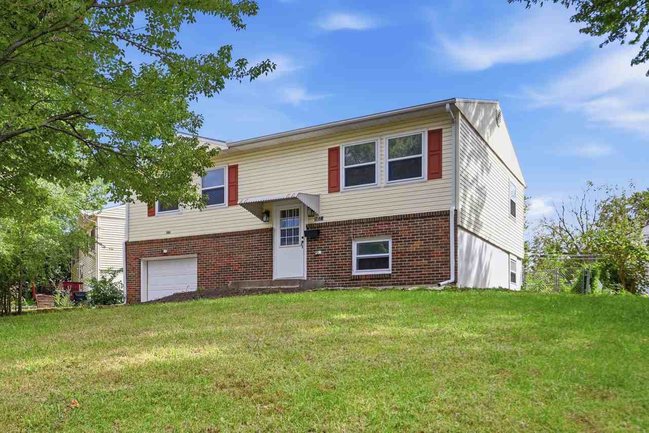 1001 Se 36th St - Photo 3 of 20