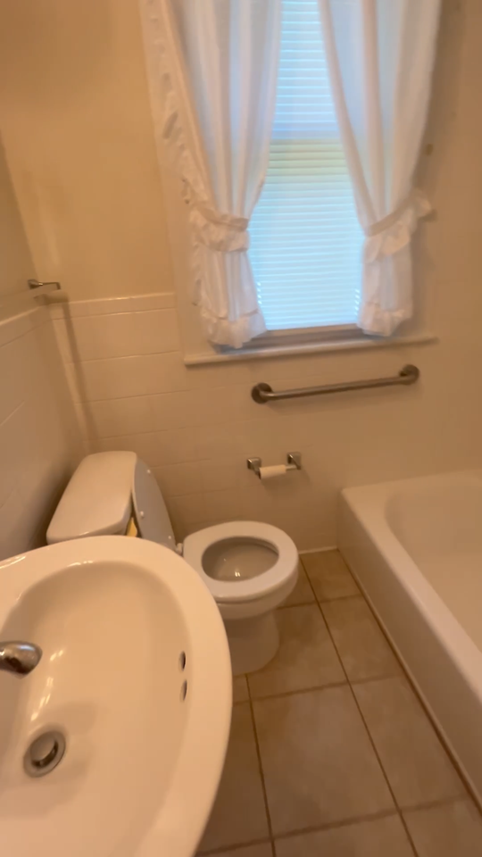 2323 10th St - Photo 3 of 5