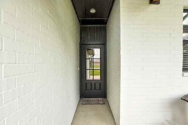 8430 Hidden Creek Dr - Photo 4 of 36