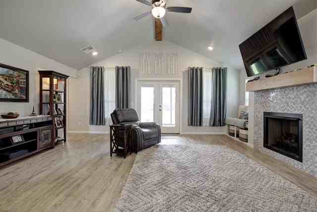 8430 Hidden Creek Dr - Photo 7 of 36