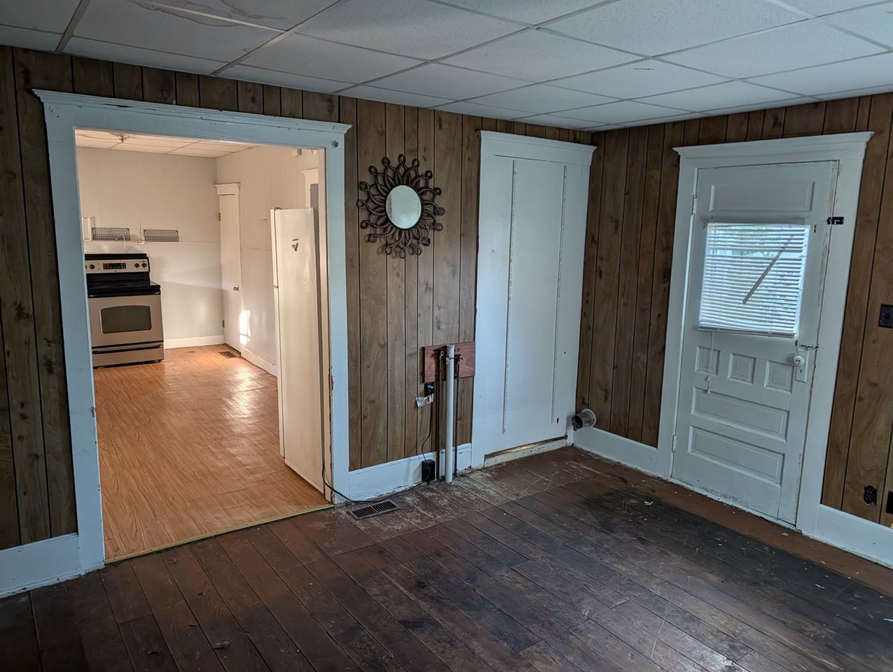 209 E Washington St #1 - Photo 2 of 6