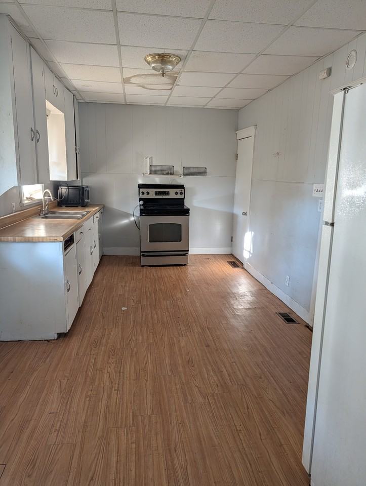 209 E Washington St #1 - Photo 4 of 6