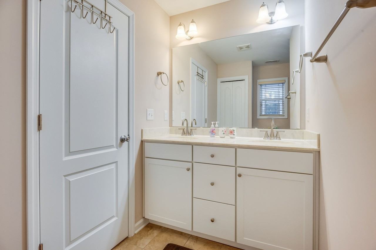 309 Vesta Ct - Photo 5 of 48