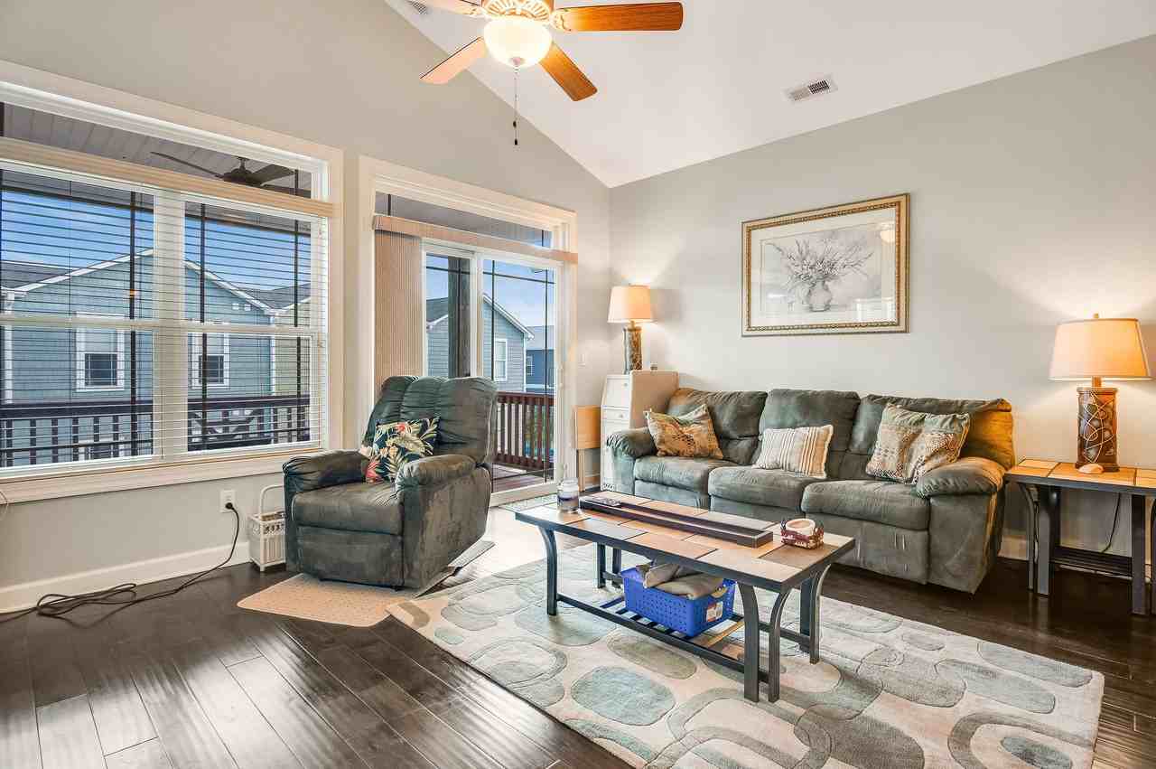 309 Vesta Ct - Photo 3 of 48