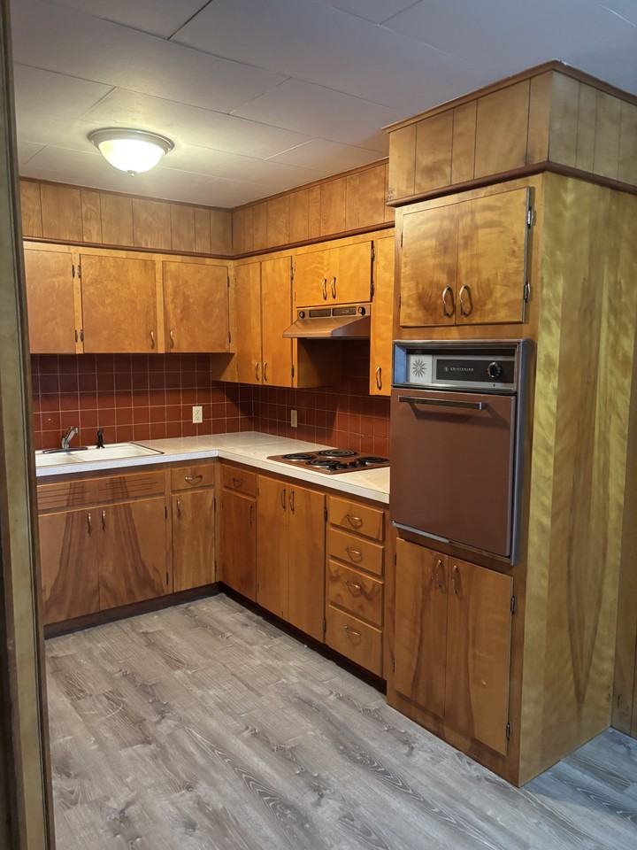 955 6th Ave E #1 - Photo 5 of 7