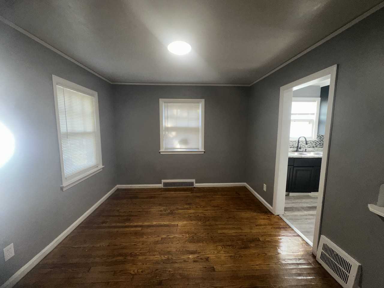 12031 Marlowe St - Photo 3 of 10