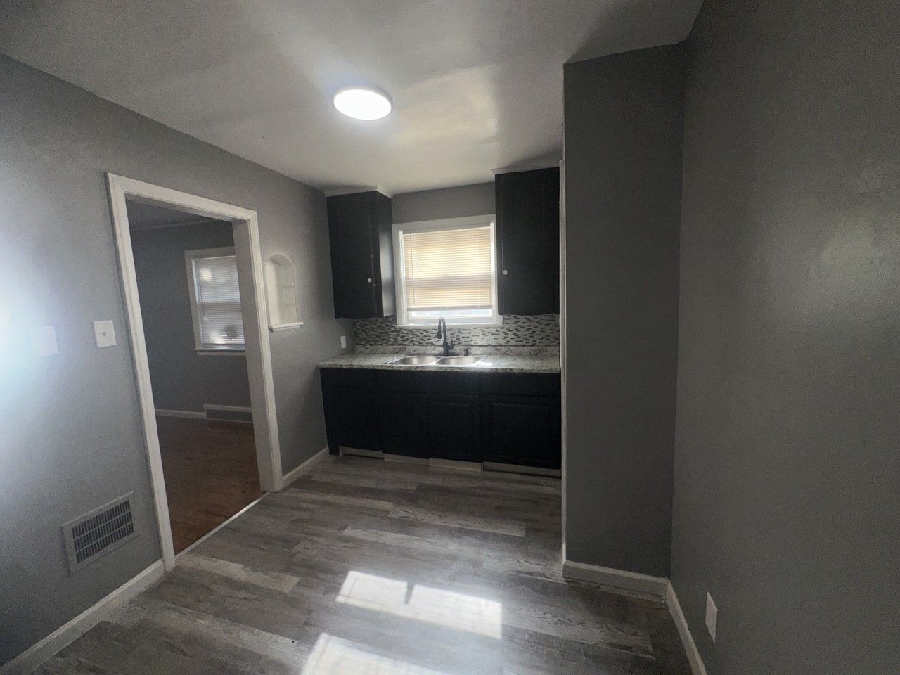 12031 Marlowe St - Photo 5 of 10