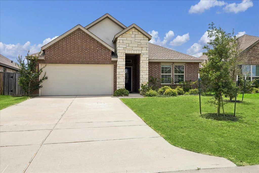 7726 Jasmine Chase Dr - Photo 2 of 23