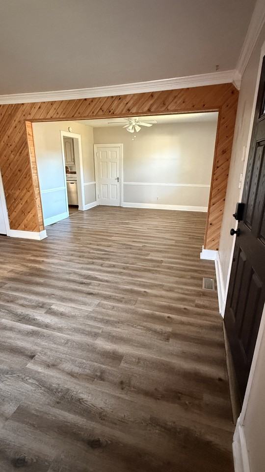 8719 Semmes Ave - Photo 5 of 19
