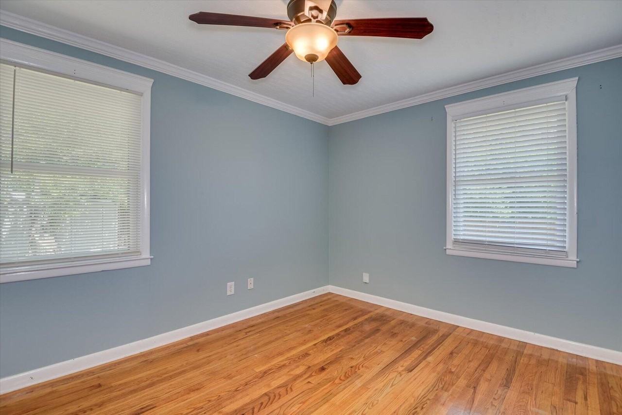 218 Pinehurst Dr - Photo 2 of 12
