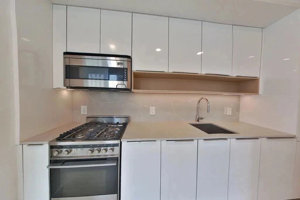 20 Broad Street #806 - Photo 4 of 13
