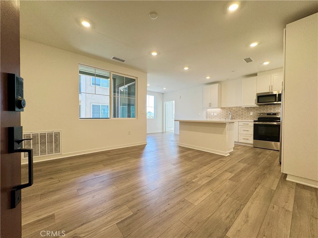 12925 Paradiso Dr Unit 204 - Photo 4 of 29