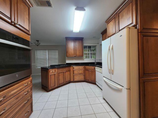 2421 Rocky Shores Dr - Photo 7 of 20