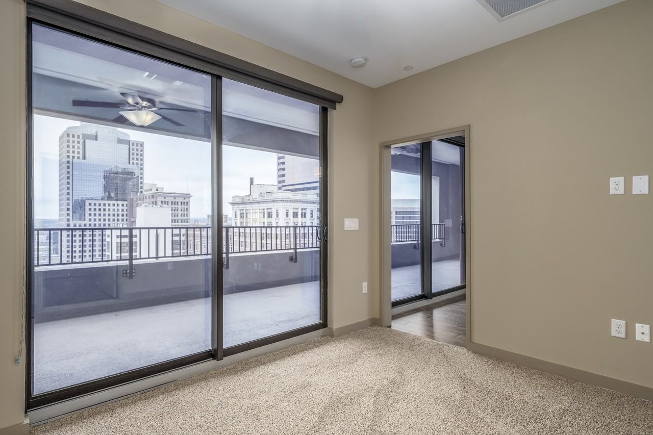 AT580 Apartments - Photo 7 of 48