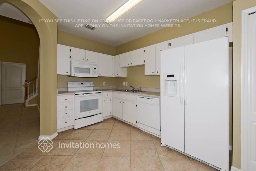 18220 Birdwater Dr - Photo 5 of 15