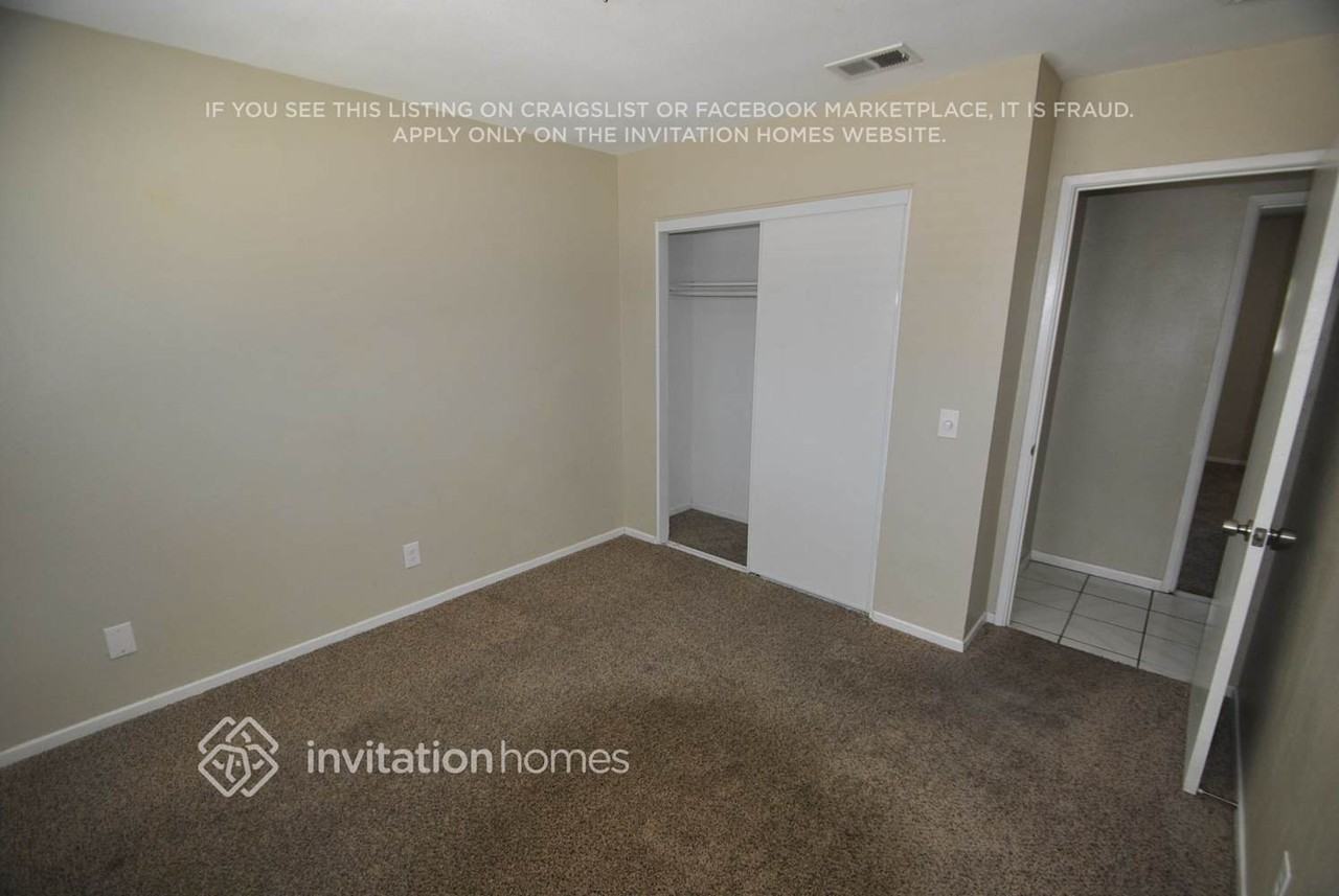 546 S Sandalwood Ave - Photo 4 of 9
