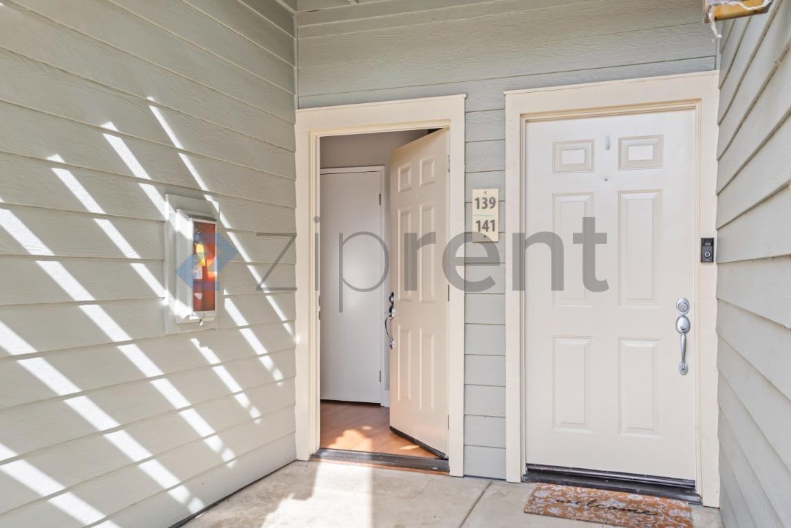 139 Shoreline Ct #139 - Photo 5 of 27