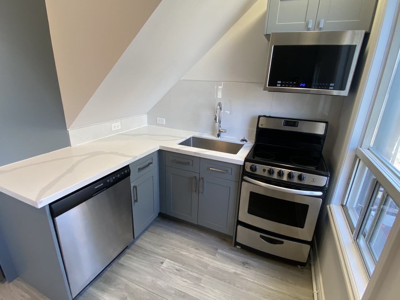1154 & 1158 Queen Street West - Photo 6 of 23