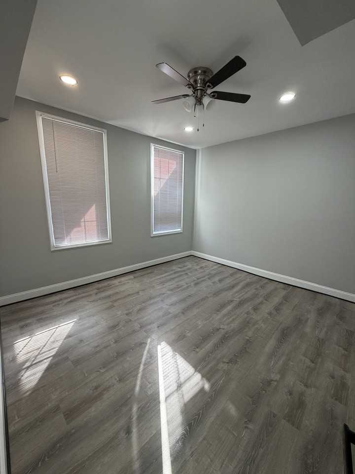 1632 E 31st st $750 Private Bath - Photo 4 of 17