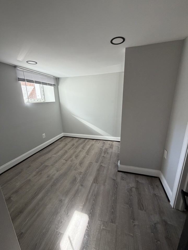 1632 E 31st st $750 Private Bath - Photo 7 of 17