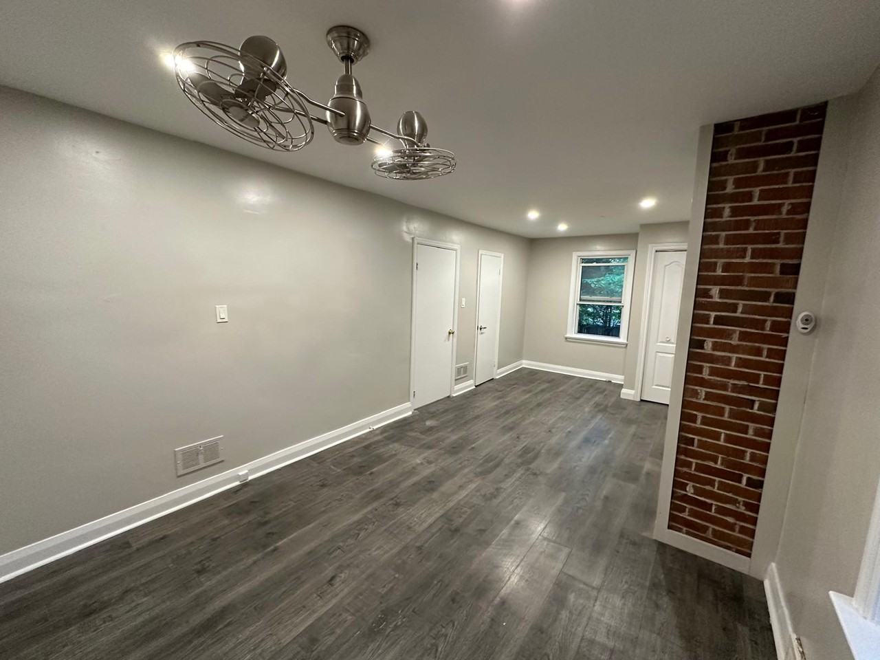 182 Duckworth St, Barrie, ON L4M 3W5, Canada - Photo 5 of 13
