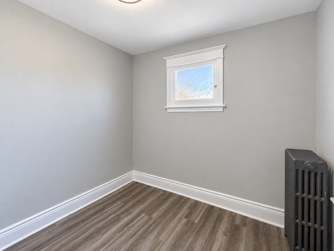 624 Main Street East #18 - Photo 6 of 10