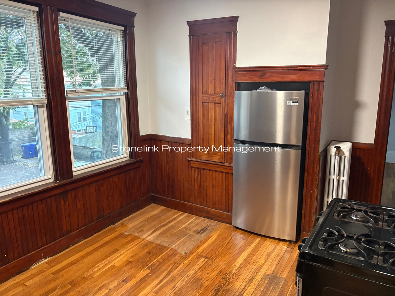 654 Elmwood Avenue - Photo 5 of 18