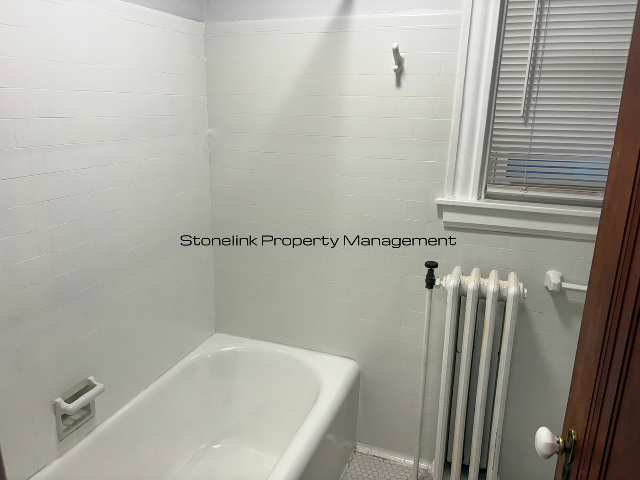 654 Elmwood Avenue - Photo 6 of 18