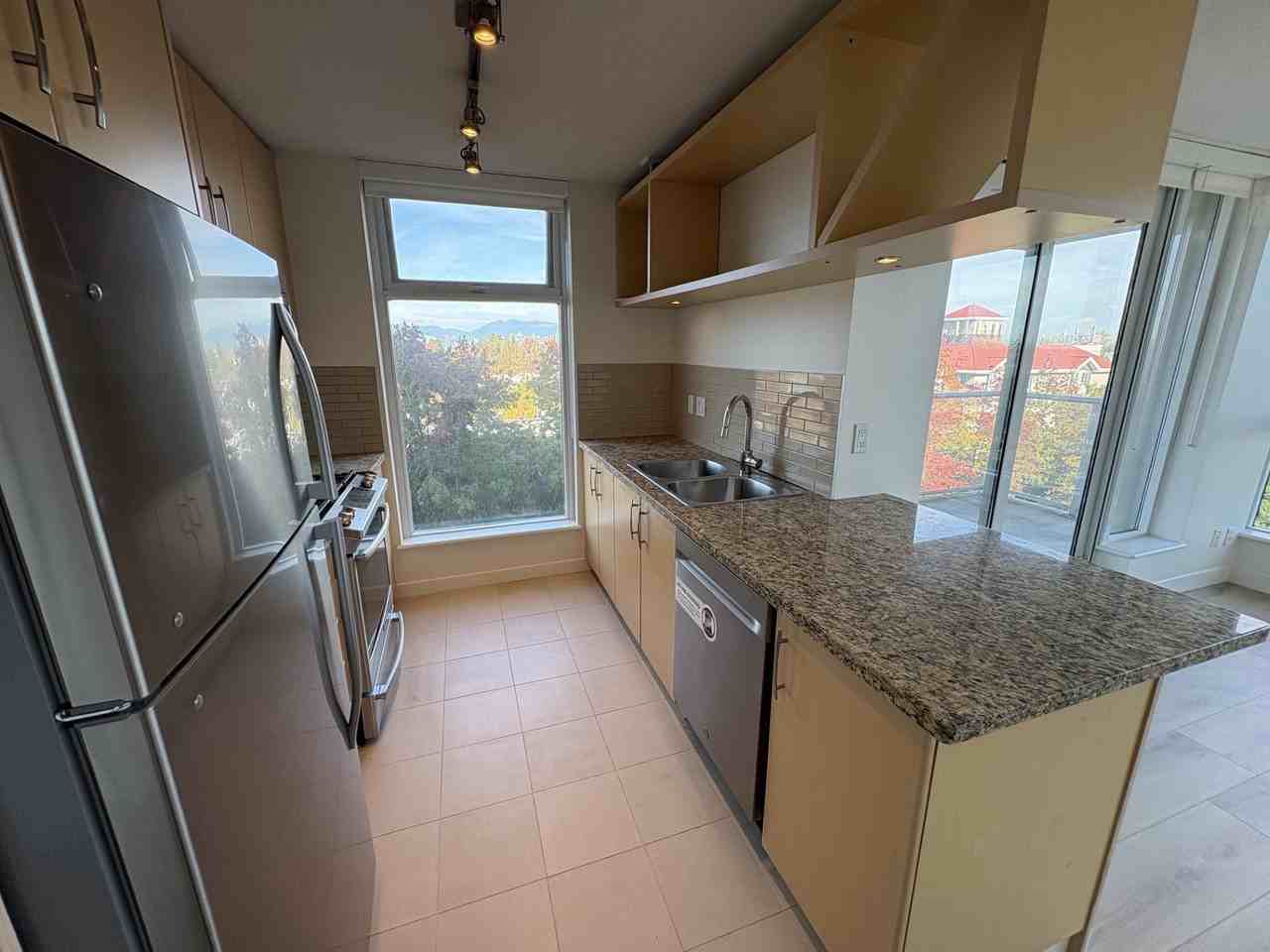 5028 Kwantlen St - Photo 3 of 20
