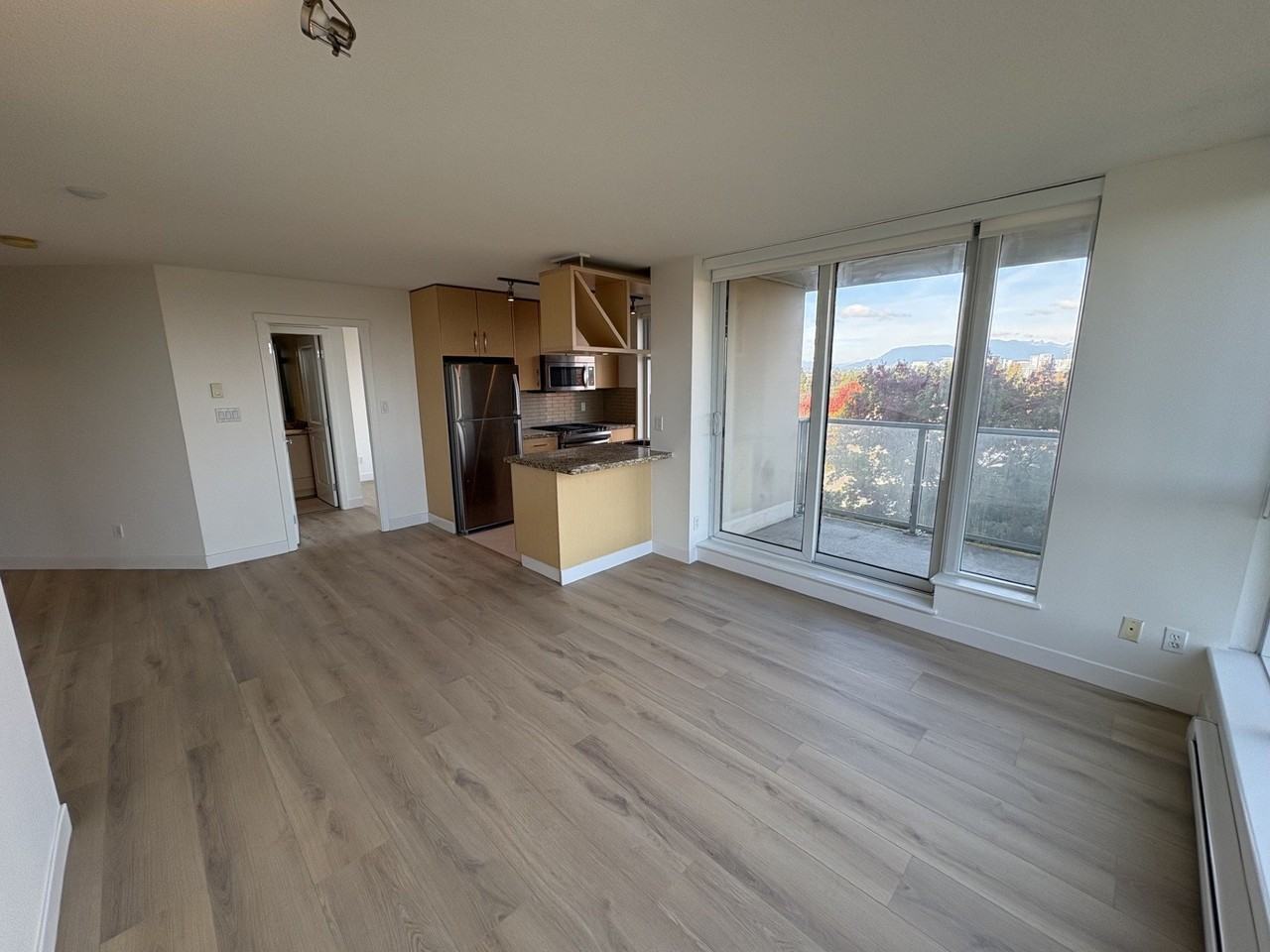 5028 Kwantlen St - Photo 6 of 20