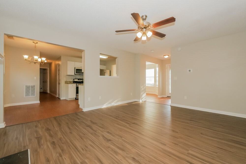 1533 Gunstock Ct - Photo 5 of 17