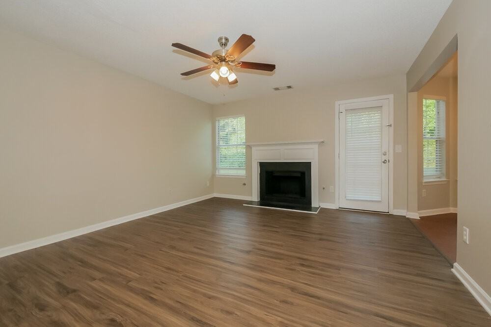 1533 Gunstock Ct - Photo 7 of 17